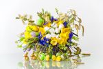 Indoor Easter Bouquet With Easter Decor