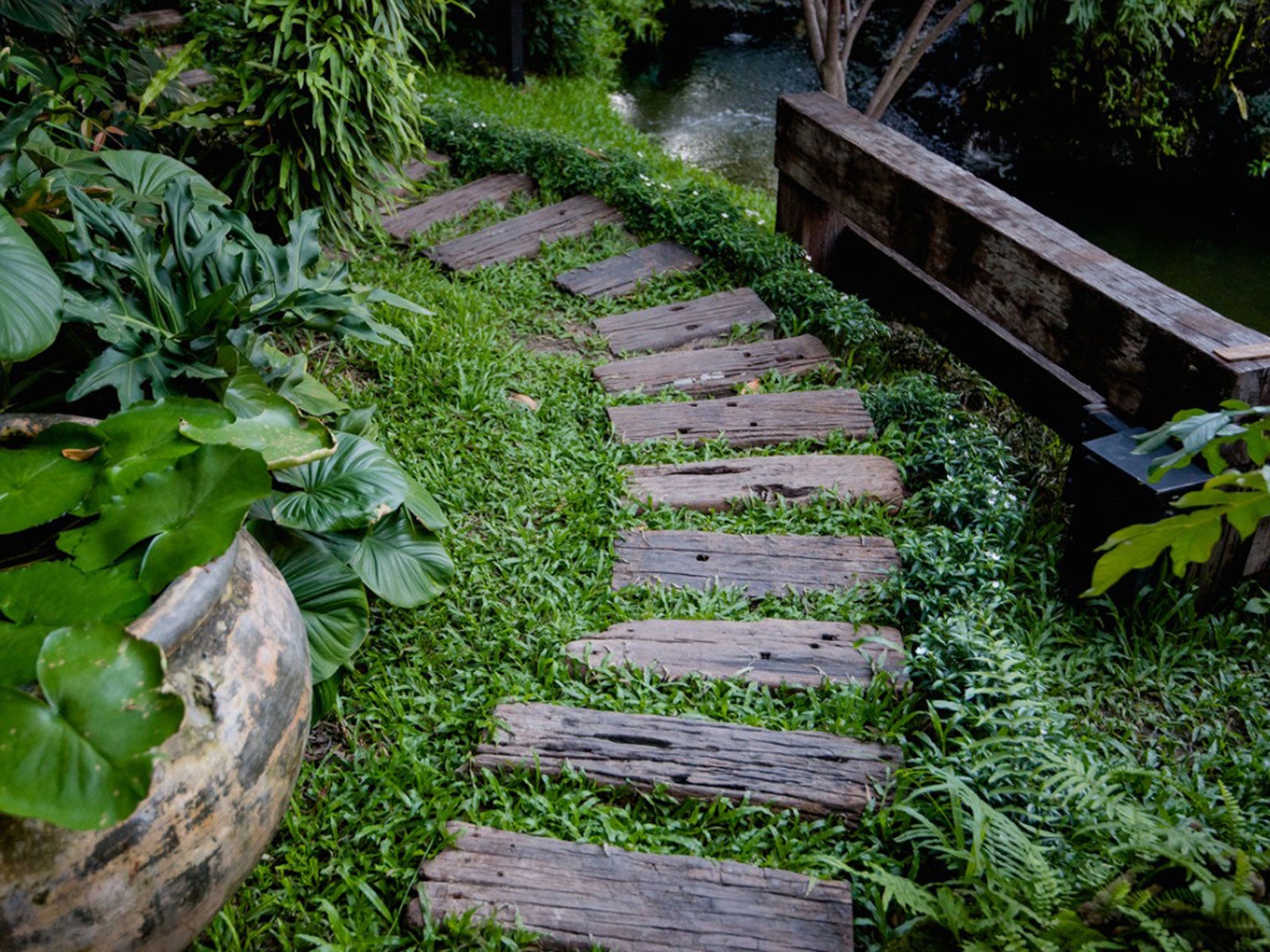 outdoor-sensory-paths-how-to-make-a-sensory-garden-walkway